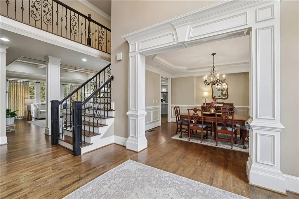 654 Windsor Parkway, Sandy Springs, Georgia 30342, 6 Bedrooms Bedrooms, ,5 BathroomsBathrooms,Residential,For Sale,654 Windsor Parkway,7707547