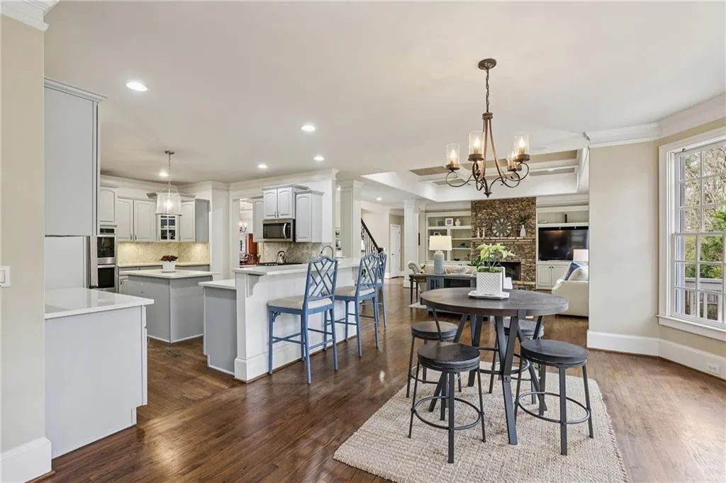654 Windsor Parkway, Sandy Springs, Georgia 30342, 6 Bedrooms Bedrooms, ,5 BathroomsBathrooms,Residential,For Sale,654 Windsor Parkway,7707547