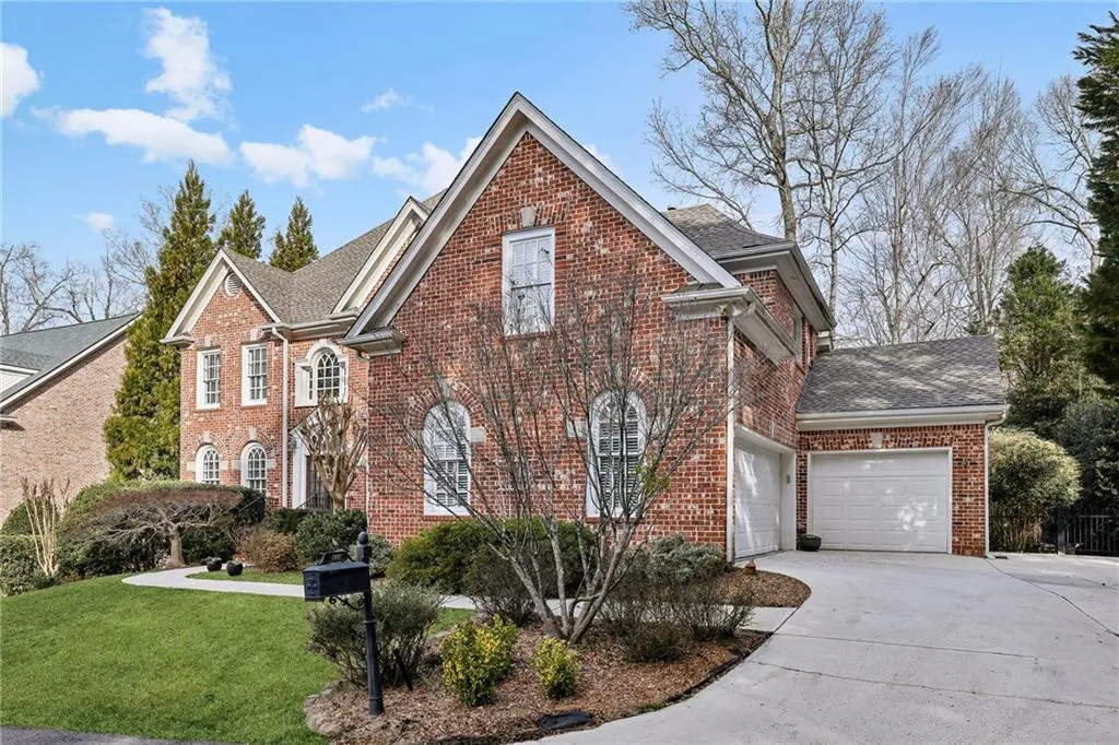 654 Windsor Parkway, Sandy Springs, Georgia 30342, 6 Bedrooms Bedrooms, ,5 BathroomsBathrooms,Residential,For Sale,654 Windsor Parkway,7707547