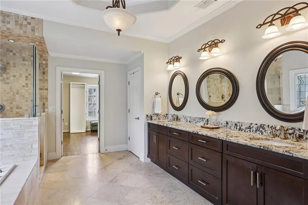 654 Windsor Parkway, Sandy Springs, Georgia 30342, 6 Bedrooms Bedrooms, ,5 BathroomsBathrooms,Residential,For Sale,654 Windsor Parkway,7707547