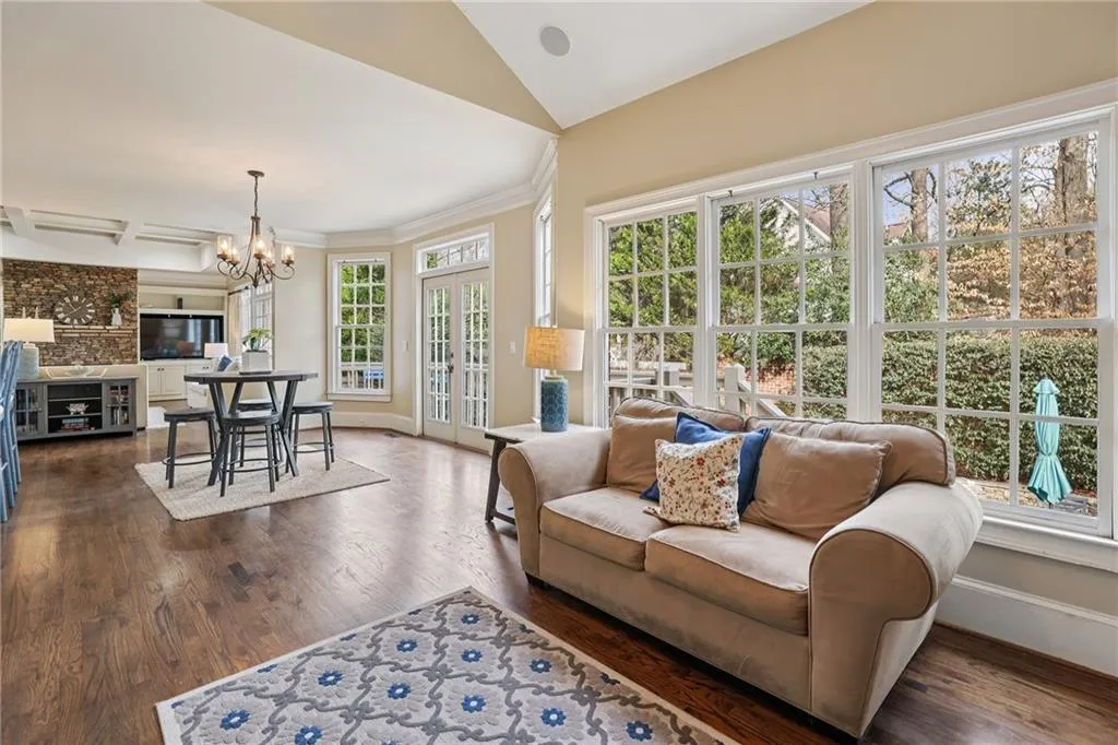654 Windsor Parkway, Sandy Springs, Georgia 30342, 6 Bedrooms Bedrooms, ,5 BathroomsBathrooms,Residential,For Sale,654 Windsor Parkway,7707547