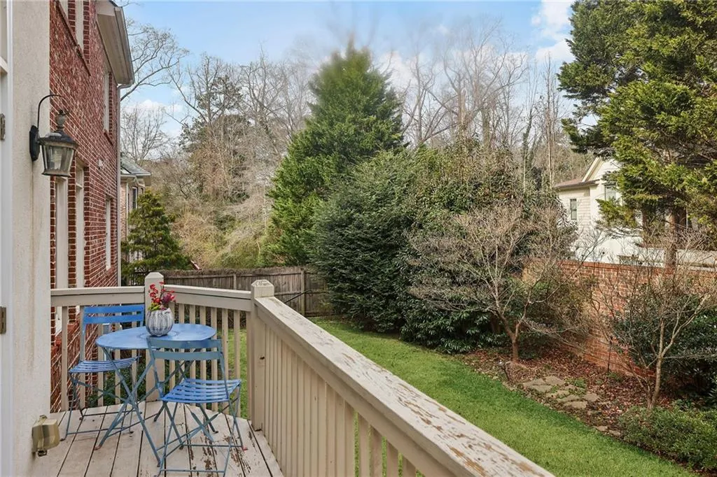 654 Windsor Parkway, Sandy Springs, Georgia 30342, 6 Bedrooms Bedrooms, ,5 BathroomsBathrooms,Residential,For Sale,654 Windsor Parkway,7707547