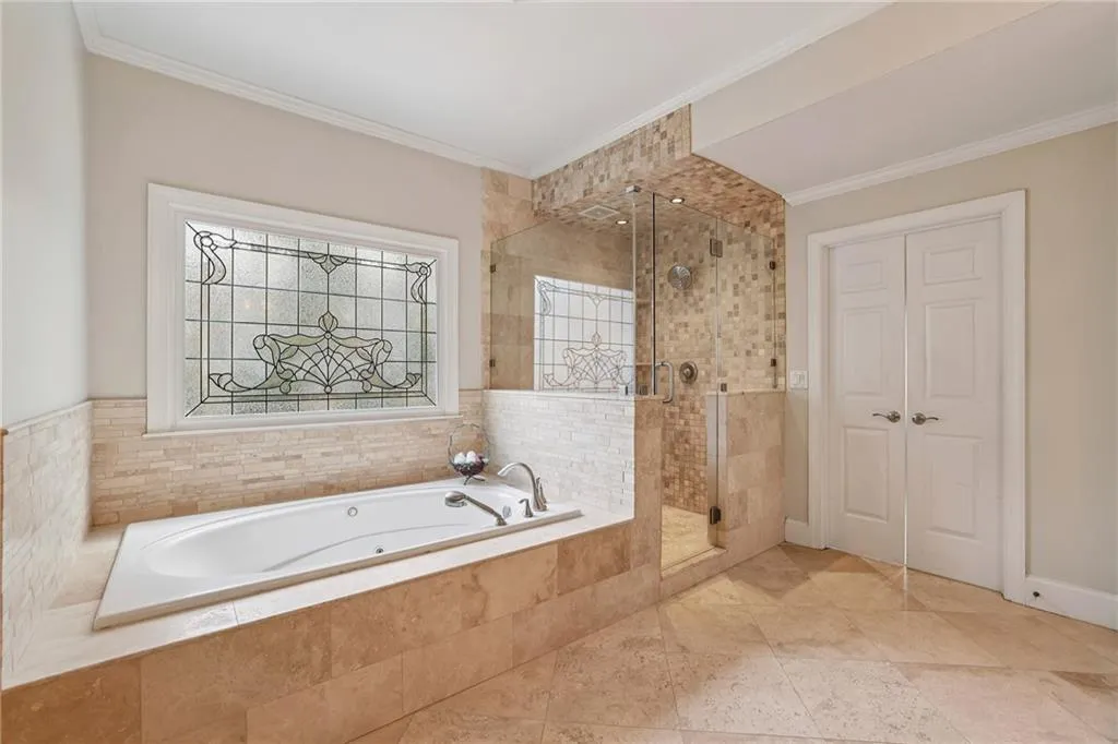 654 Windsor Parkway, Sandy Springs, Georgia 30342, 6 Bedrooms Bedrooms, ,5 BathroomsBathrooms,Residential,For Sale,654 Windsor Parkway,7707547
