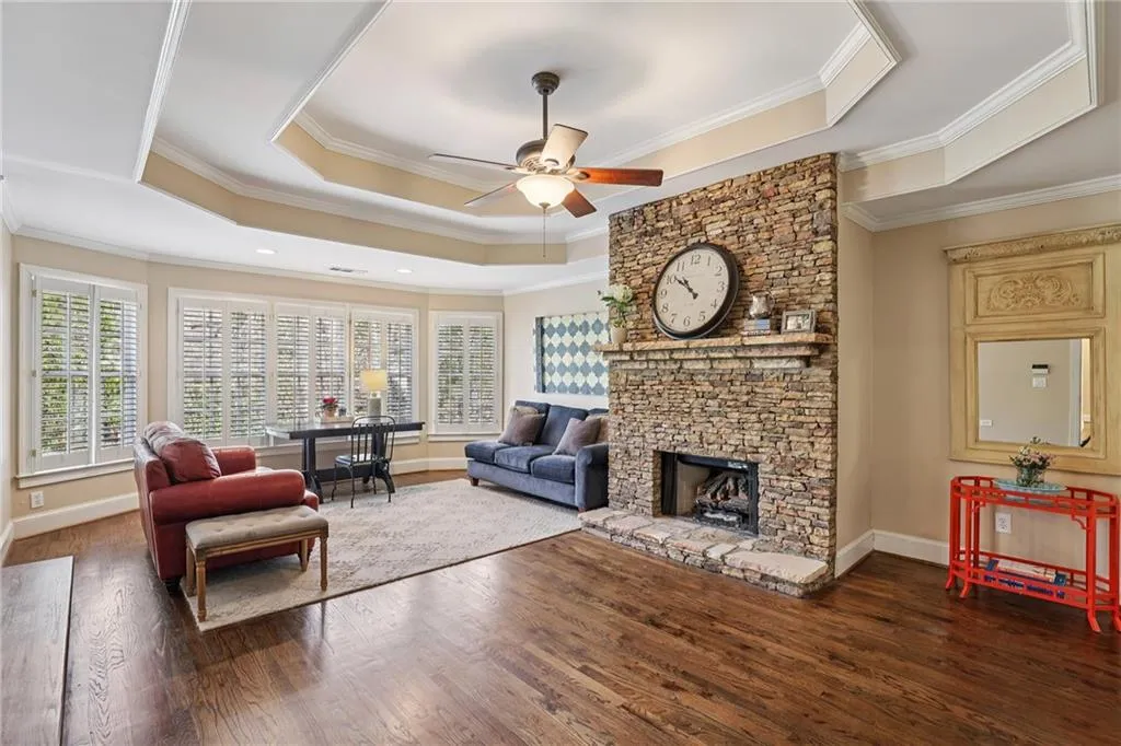 654 Windsor Parkway, Sandy Springs, Georgia 30342, 6 Bedrooms Bedrooms, ,5 BathroomsBathrooms,Residential,For Sale,654 Windsor Parkway,7707547