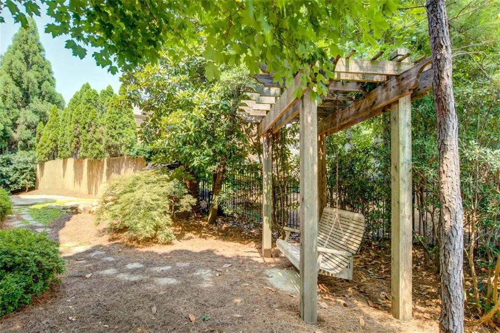 105 Glengate Avenue, Atlanta, Georgia 30328, 4 Bedrooms Bedrooms, ,3 BathroomsBathrooms,Residential,Sold,105 Glengate Avenue,6598057