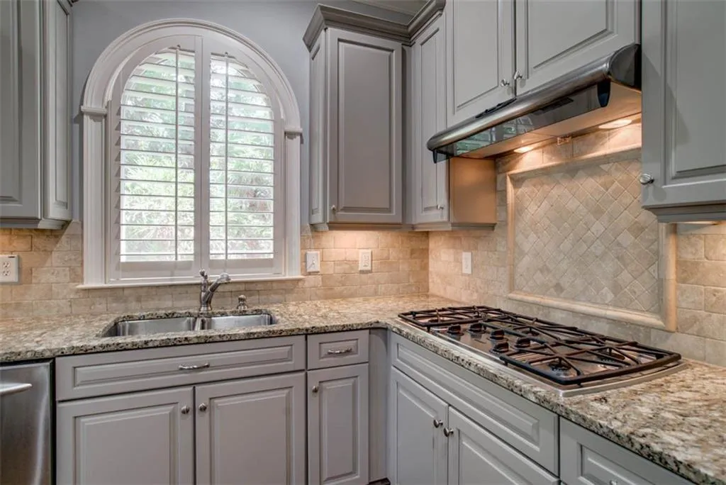 105 Glengate Avenue, Atlanta, Georgia 30328, 4 Bedrooms Bedrooms, ,3 BathroomsBathrooms,Residential,Sold,105 Glengate Avenue,6598057