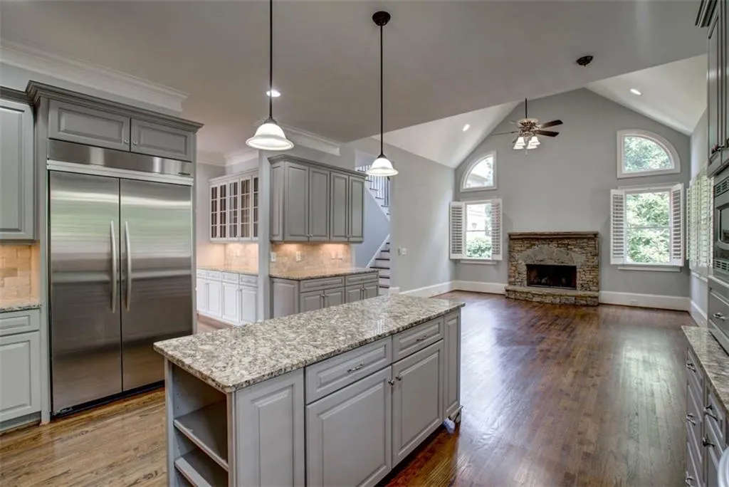 105 Glengate Avenue, Atlanta, Georgia 30328, 4 Bedrooms Bedrooms, ,3 BathroomsBathrooms,Residential,Sold,105 Glengate Avenue,6598057