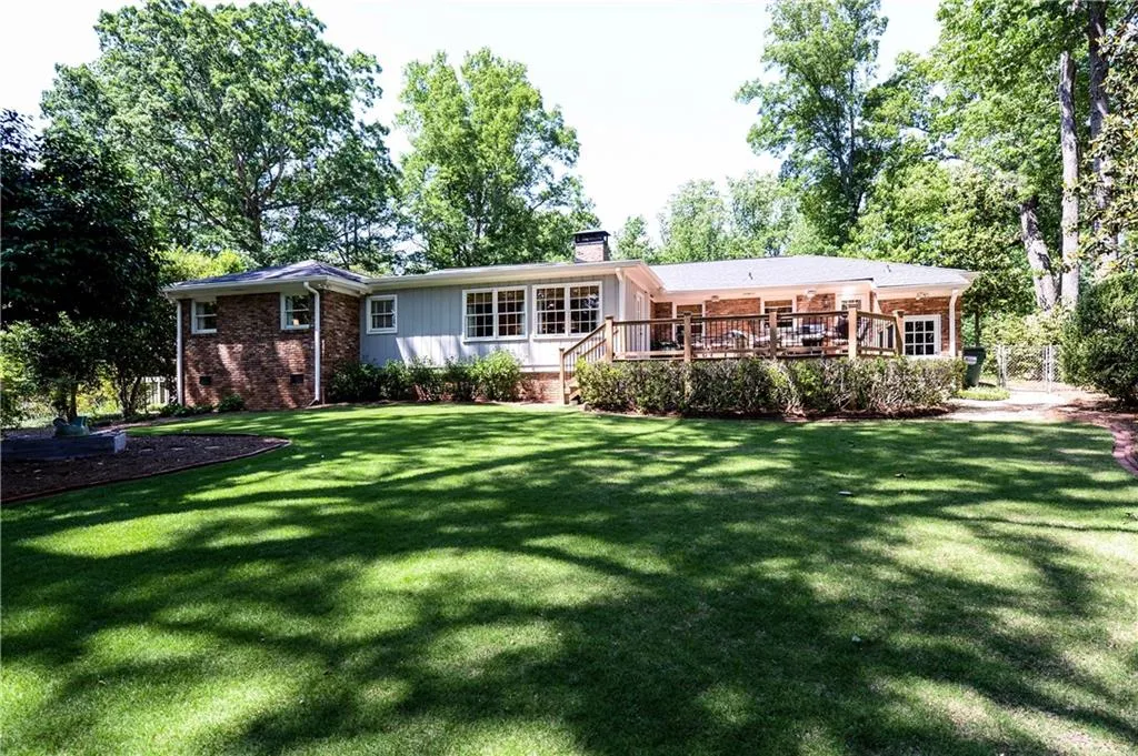 525 Timber Valley Road, Atlanta, Georgia 30342, 3 Bedrooms Bedrooms, ,2 BathroomsBathrooms,Residential,Sold,525 Timber Valley Road,5844671