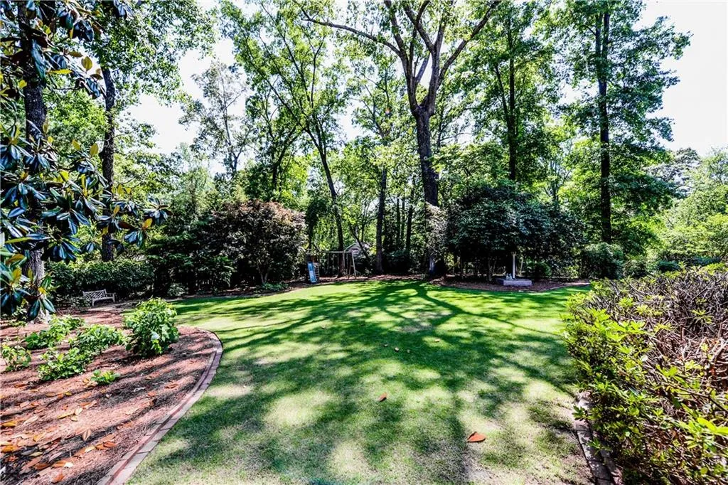 525 Timber Valley Road, Atlanta, Georgia 30342, 3 Bedrooms Bedrooms, ,2 BathroomsBathrooms,Residential,Sold,525 Timber Valley Road,5844671