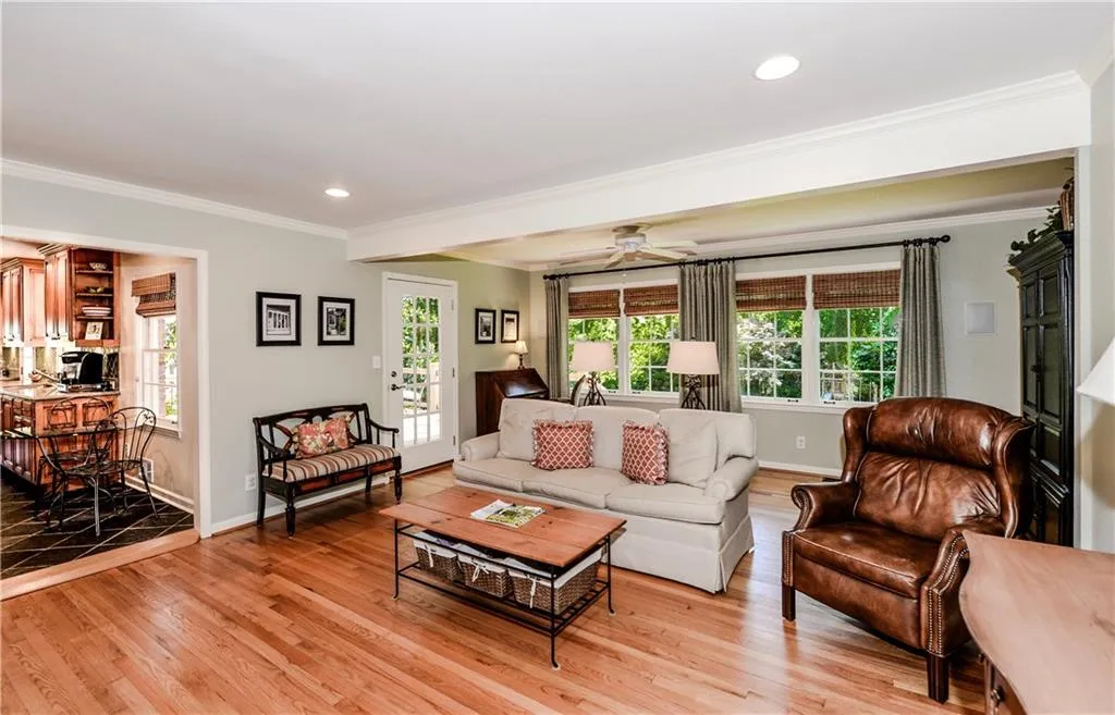 525 Timber Valley Road, Atlanta, Georgia 30342, 3 Bedrooms Bedrooms, ,2 BathroomsBathrooms,Residential,Sold,525 Timber Valley Road,5844671