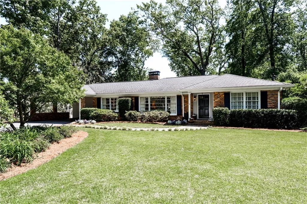 525 Timber Valley Road, Atlanta, Georgia 30342, 3 Bedrooms Bedrooms, ,2 BathroomsBathrooms,Residential,Sold,525 Timber Valley Road,5844671