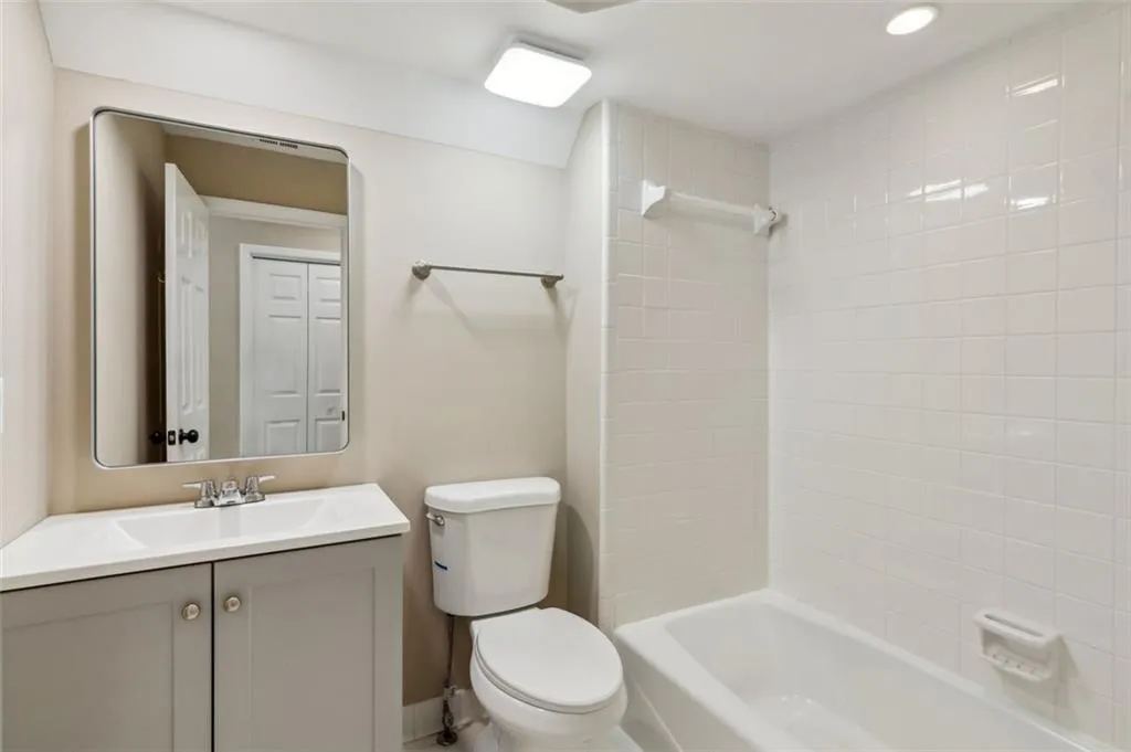 4217 Wieuca Overlook Ne, Atlanta, Georgia 30342, 5 Bedrooms Bedrooms, ,5 BathroomsBathrooms,Residential,For Sale,4217 Wieuca Overlook Ne,7580152