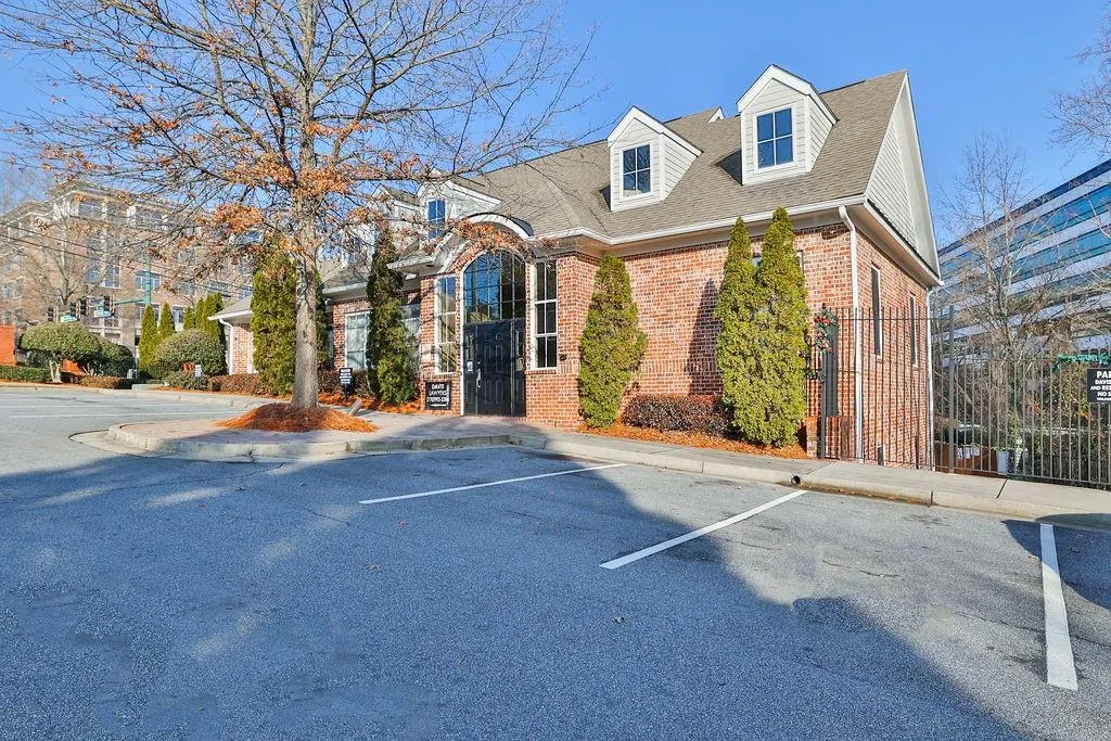 1104 Glenridge Place, Atlanta, Georgia 30342, 2 Bedrooms Bedrooms, ,2 BathroomsBathrooms,Residential,Sold,1104 Glenridge Place,7160668