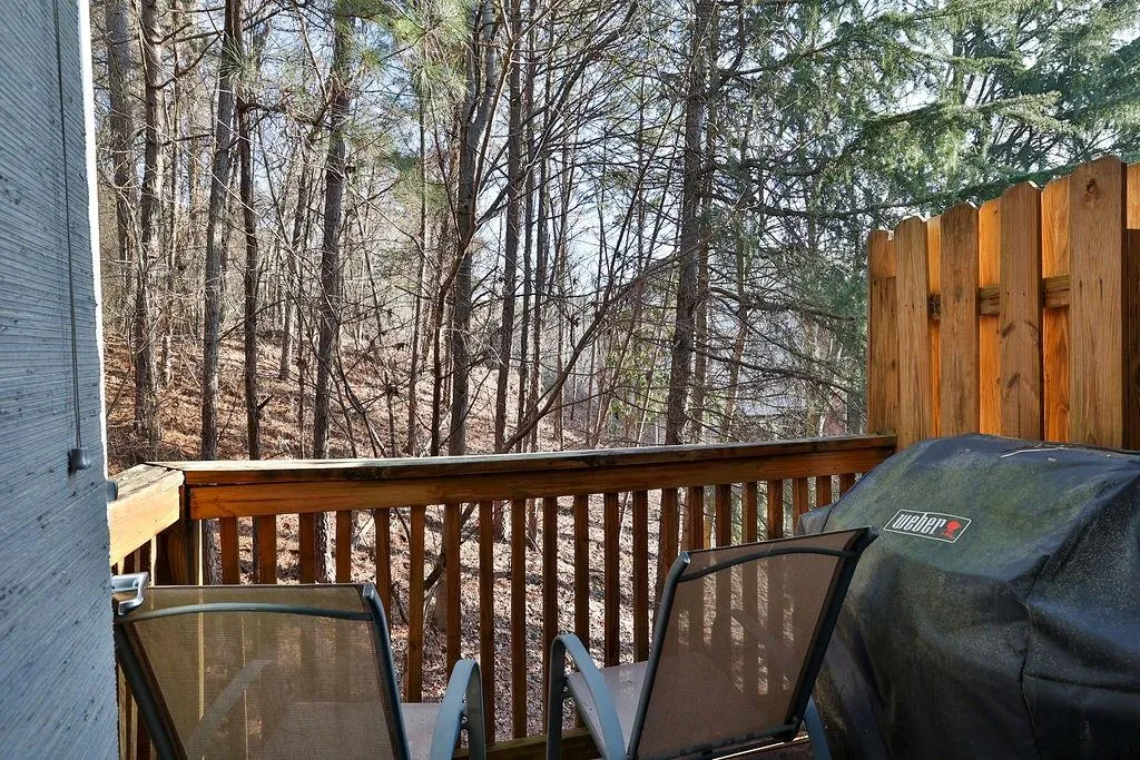 1104 Glenridge Place, Atlanta, Georgia 30342, 2 Bedrooms Bedrooms, ,2 BathroomsBathrooms,Residential,Sold,1104 Glenridge Place,7160668