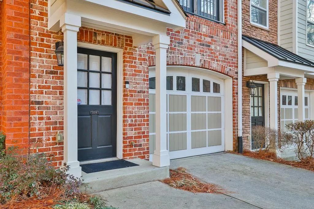 1104 Glenridge Place, Atlanta, Georgia 30342, 2 Bedrooms Bedrooms, ,2 BathroomsBathrooms,Residential,Sold,1104 Glenridge Place,7160668