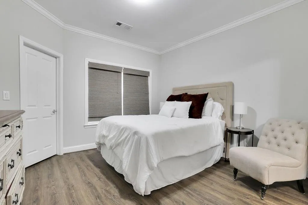 1104 Glenridge Place, Atlanta, Georgia 30342, 2 Bedrooms Bedrooms, ,2 BathroomsBathrooms,Residential,Sold,1104 Glenridge Place,7160668