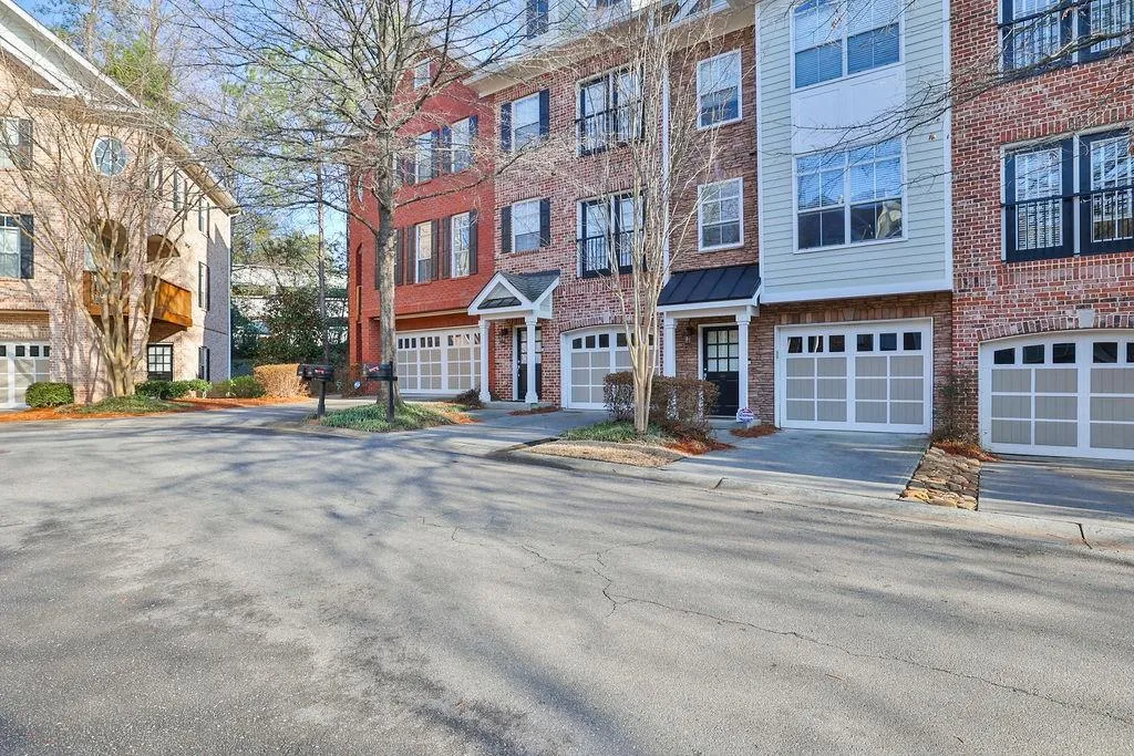 1104 Glenridge Place, Atlanta, Georgia 30342, 2 Bedrooms Bedrooms, ,2 BathroomsBathrooms,Residential,Sold,1104 Glenridge Place,7160668