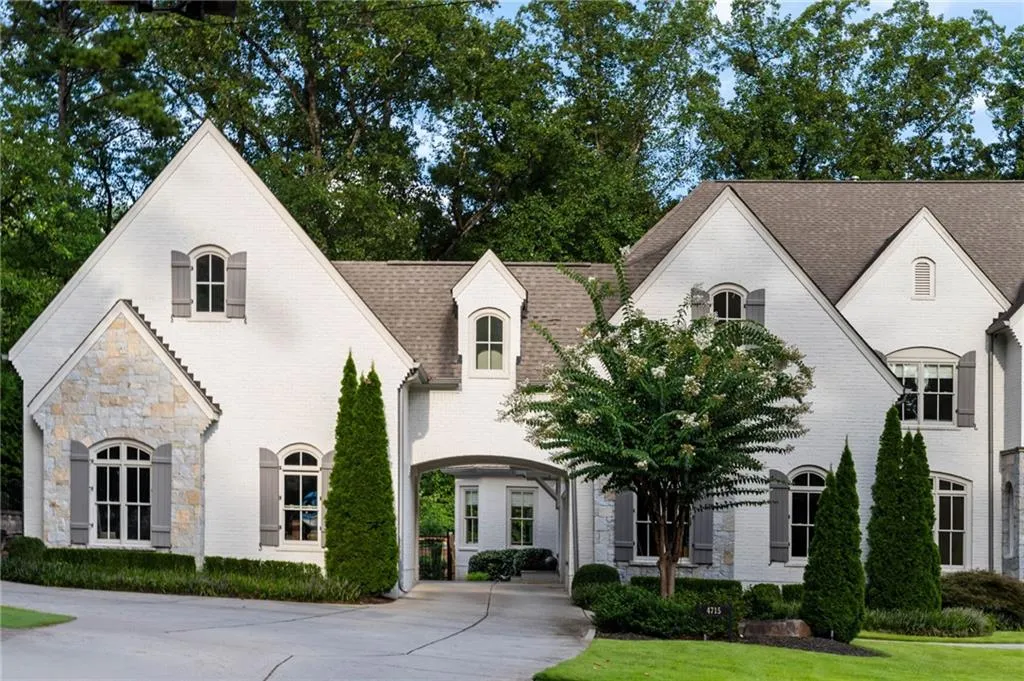 4715 Lake Forrest Drive, Atlanta, Georgia 30342, 6 Bedrooms Bedrooms, ,6 BathroomsBathrooms,Residential,For Sale,4715 Lake Forrest Drive,7639715