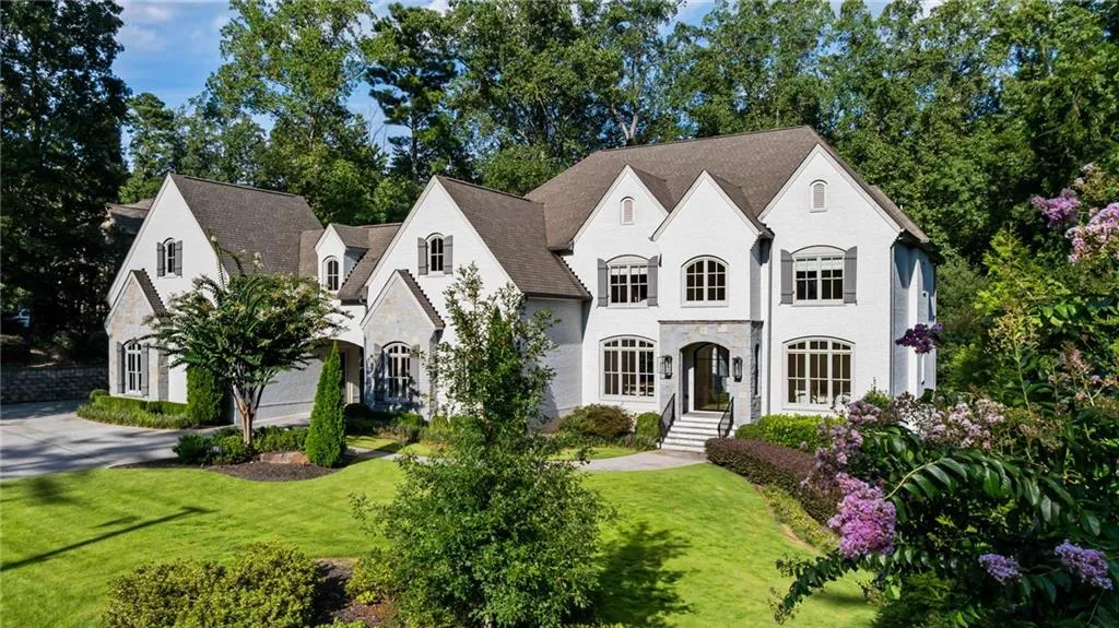 4715 Lake Forrest Drive, Atlanta, Georgia 30342, 6 Bedrooms Bedrooms, ,6 BathroomsBathrooms,Residential,For Sale,4715 Lake Forrest Drive,7639715