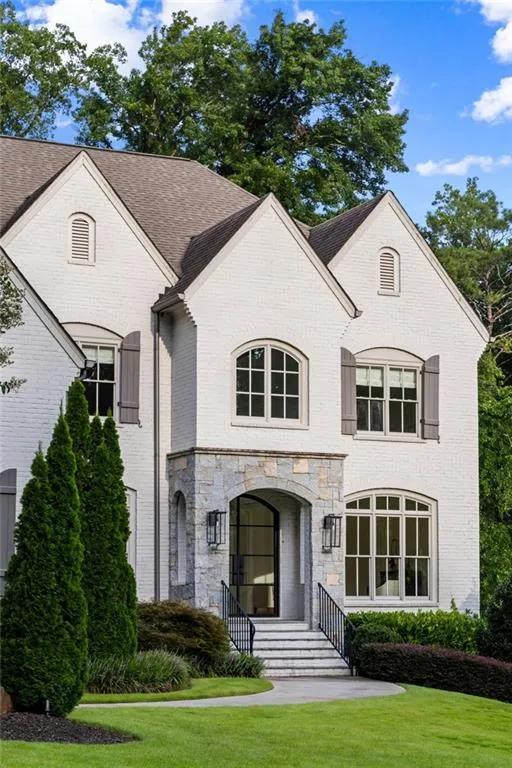 4715 Lake Forrest Drive, Atlanta, Georgia 30342, 6 Bedrooms Bedrooms, ,6 BathroomsBathrooms,Residential,For Sale,4715 Lake Forrest Drive,7639715
