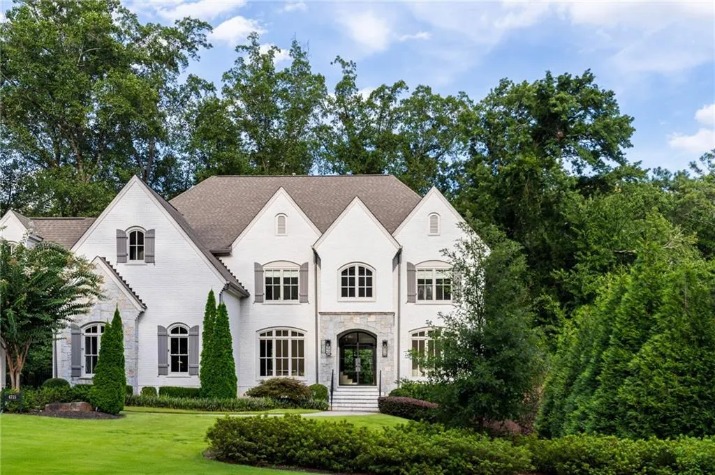 4715 Lake Forrest Drive, Atlanta, Georgia 30342, 6 Bedrooms Bedrooms, ,6 BathroomsBathrooms,Residential,For Sale,4715 Lake Forrest Drive,7639715