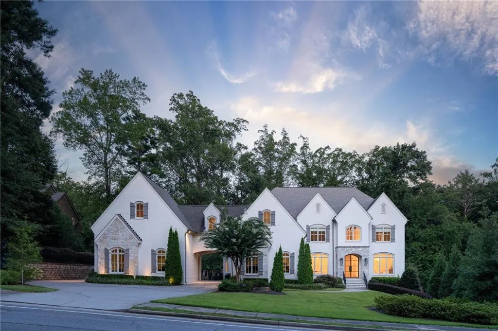 4715 Lake Forrest Drive, Atlanta, Georgia 30342, 6 Bedrooms Bedrooms, ,6 BathroomsBathrooms,Residential,For Sale,4715 Lake Forrest Drive,7639715