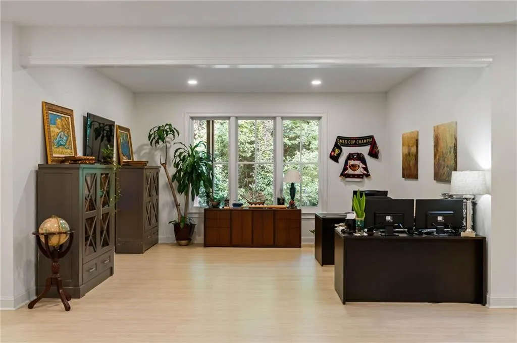 4715 Lake Forrest Drive, Atlanta, Georgia 30342, 6 Bedrooms Bedrooms, ,6 BathroomsBathrooms,Residential,For Sale,4715 Lake Forrest Drive,7639715