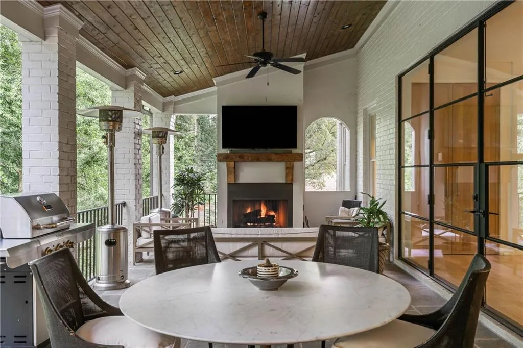 4715 Lake Forrest Drive, Atlanta, Georgia 30342, 6 Bedrooms Bedrooms, ,6 BathroomsBathrooms,Residential,For Sale,4715 Lake Forrest Drive,7639715