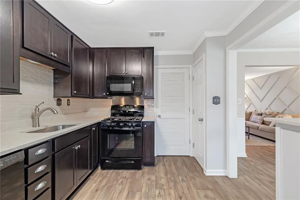 12 Surry County Place Nw, Atlanta, Georgia 30318, 2 Bedrooms Bedrooms, 0 ,2 BathroomsBathrooms,Residential,For Sale,12 Surry County Place Nw,7725887