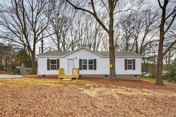 720 Woodland Circle, Loganville, Georgia 30052