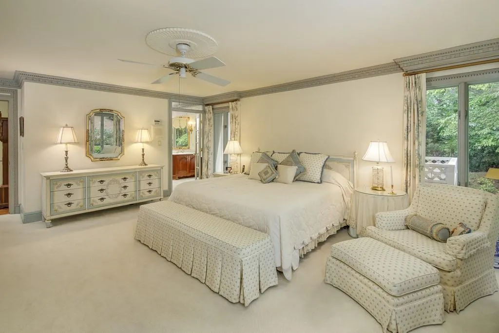 3445 Spalding Drive, Sandy Springs, Georgia 30350, 6 Bedrooms Bedrooms, ,3 BathroomsBathrooms,Residential,Sold,3445 Spalding Drive,6725369