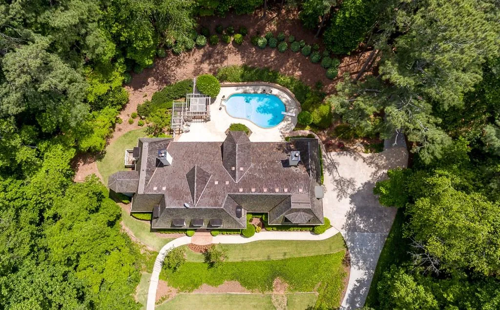 3445 Spalding Drive, Sandy Springs, Georgia 30350, 6 Bedrooms Bedrooms, ,3 BathroomsBathrooms,Residential,Sold,3445 Spalding Drive,6725369