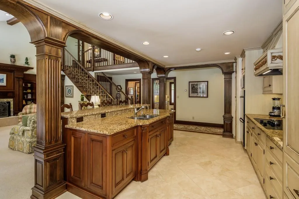 3445 Spalding Drive, Sandy Springs, Georgia 30350, 6 Bedrooms Bedrooms, ,3 BathroomsBathrooms,Residential,Sold,3445 Spalding Drive,6725369