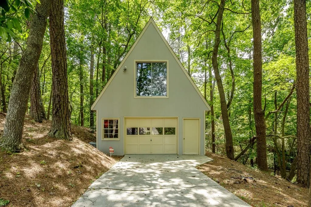 3445 Spalding Drive, Sandy Springs, Georgia 30350, 6 Bedrooms Bedrooms, ,3 BathroomsBathrooms,Residential,Sold,3445 Spalding Drive,6725369