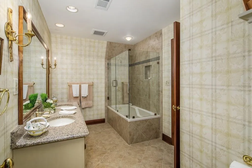 3445 Spalding Drive, Sandy Springs, Georgia 30350, 6 Bedrooms Bedrooms, ,3 BathroomsBathrooms,Residential,Sold,3445 Spalding Drive,6725369