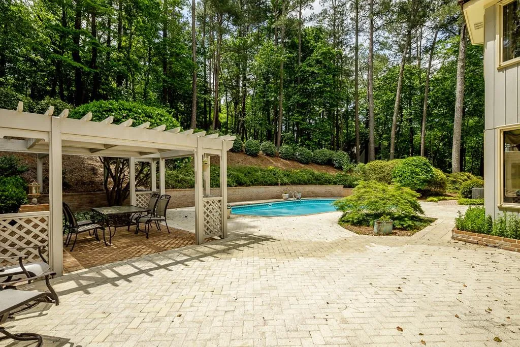 3445 Spalding Drive, Sandy Springs, Georgia 30350, 6 Bedrooms Bedrooms, ,3 BathroomsBathrooms,Residential,Sold,3445 Spalding Drive,6725369