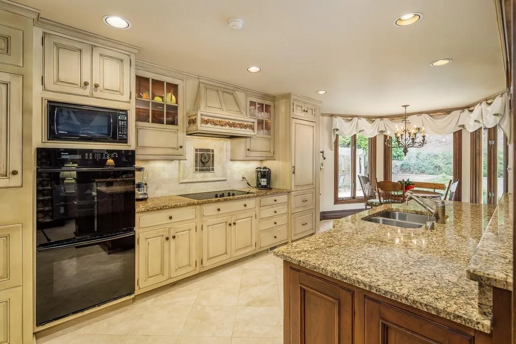 3445 Spalding Drive, Sandy Springs, Georgia 30350, 6 Bedrooms Bedrooms, ,3 BathroomsBathrooms,Residential,Sold,3445 Spalding Drive,6725369