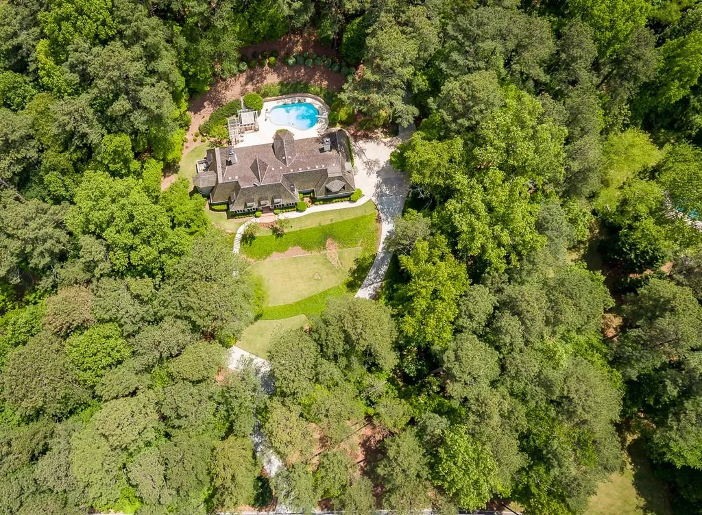 3445 Spalding Drive, Sandy Springs, Georgia 30350, 6 Bedrooms Bedrooms, ,3 BathroomsBathrooms,Residential,Sold,3445 Spalding Drive,6725369