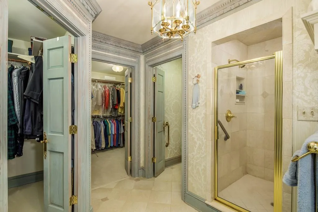 3445 Spalding Drive, Sandy Springs, Georgia 30350, 6 Bedrooms Bedrooms, ,3 BathroomsBathrooms,Residential,Sold,3445 Spalding Drive,6725369