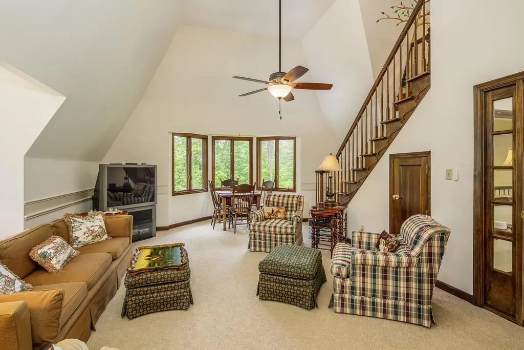 3445 Spalding Drive, Sandy Springs, Georgia 30350, 6 Bedrooms Bedrooms, ,3 BathroomsBathrooms,Residential,Sold,3445 Spalding Drive,6725369