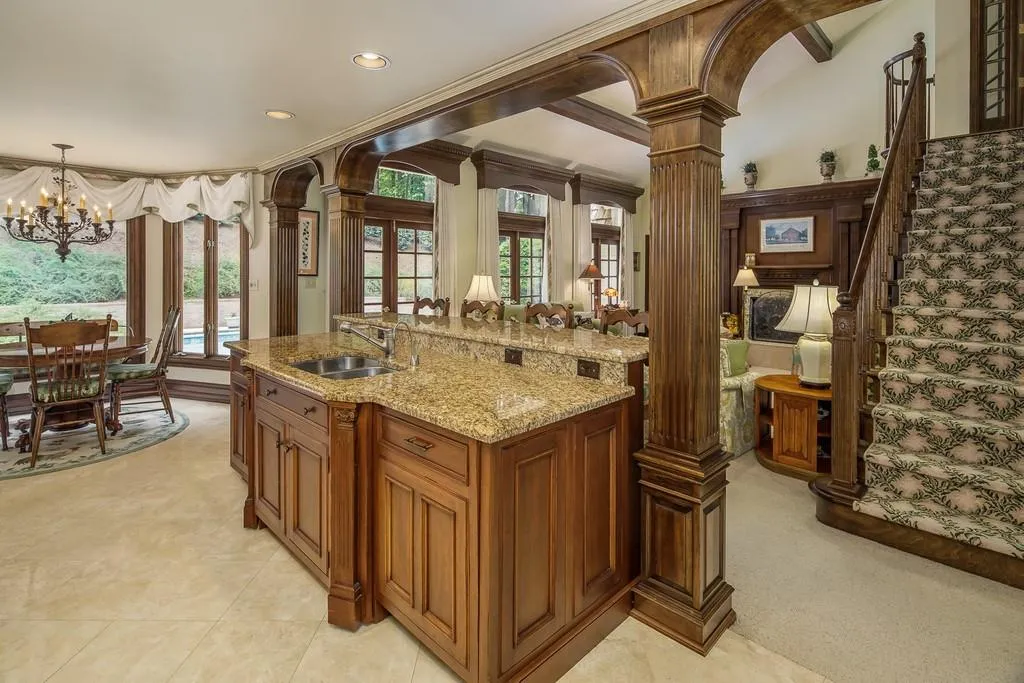 3445 Spalding Drive, Sandy Springs, Georgia 30350, 6 Bedrooms Bedrooms, ,3 BathroomsBathrooms,Residential,Sold,3445 Spalding Drive,6725369