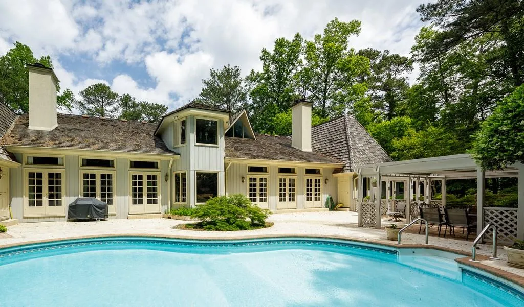 3445 Spalding Drive, Sandy Springs, Georgia 30350, 6 Bedrooms Bedrooms, ,3 BathroomsBathrooms,Residential,Sold,3445 Spalding Drive,6725369