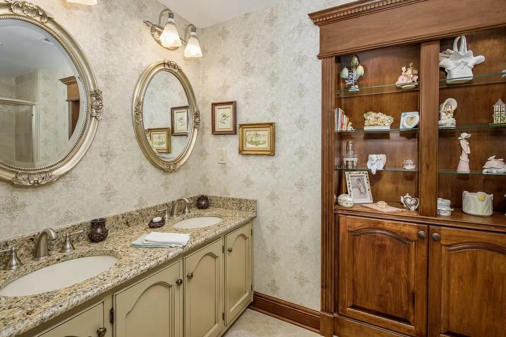 3445 Spalding Drive, Sandy Springs, Georgia 30350, 6 Bedrooms Bedrooms, ,3 BathroomsBathrooms,Residential,Sold,3445 Spalding Drive,6725369