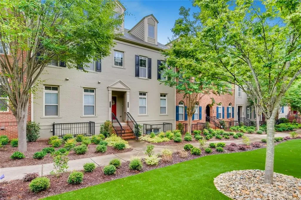 815 Perennial Drive, Sandy Springs, Georgia 30328, 3 Bedrooms Bedrooms, ,3 BathroomsBathrooms,Residential,Sold,815 Perennial Drive,6748901