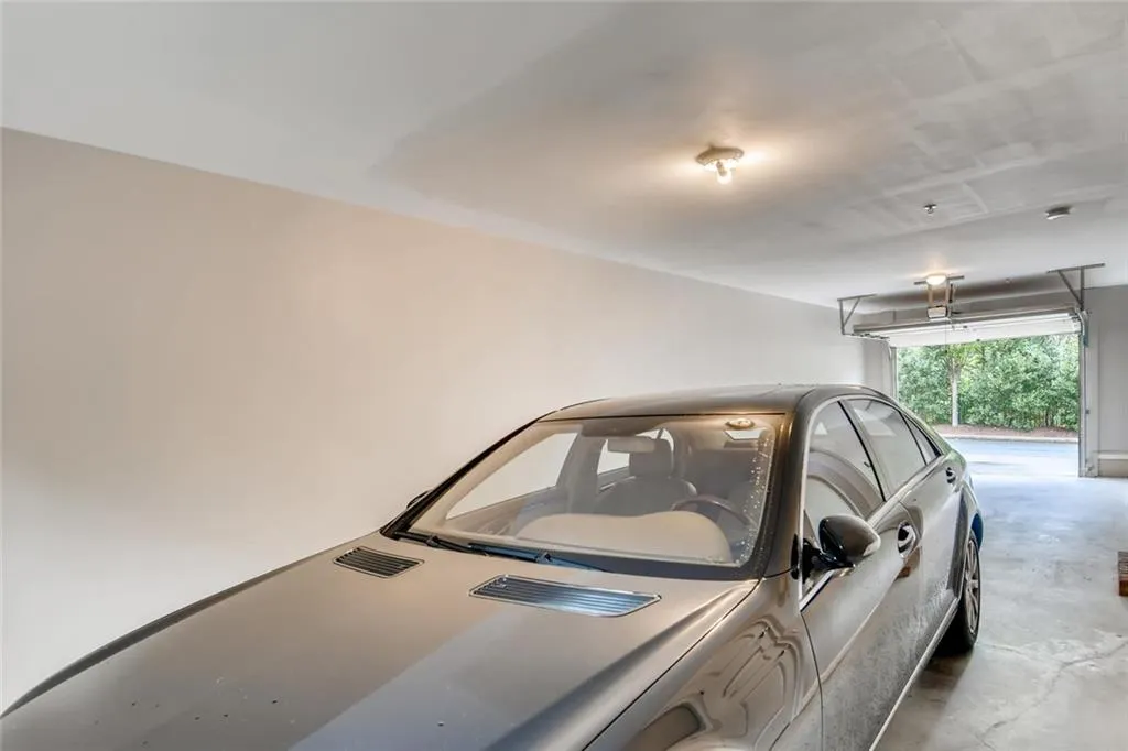 815 Perennial Drive, Sandy Springs, Georgia 30328, 3 Bedrooms Bedrooms, ,3 BathroomsBathrooms,Residential,Sold,815 Perennial Drive,6748901