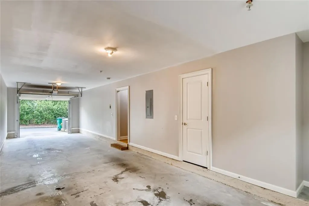 815 Perennial Drive, Sandy Springs, Georgia 30328, 3 Bedrooms Bedrooms, ,3 BathroomsBathrooms,Residential,Sold,815 Perennial Drive,6748901