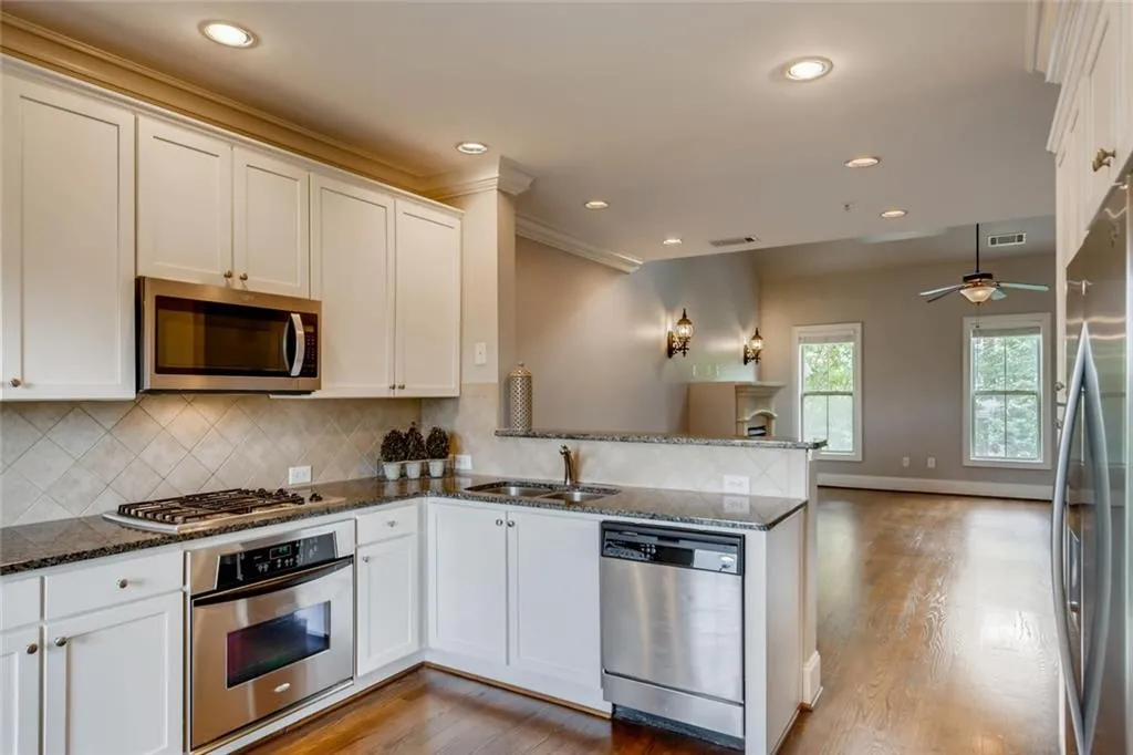 815 Perennial Drive, Sandy Springs, Georgia 30328, 3 Bedrooms Bedrooms, ,3 BathroomsBathrooms,Residential,Sold,815 Perennial Drive,6748901