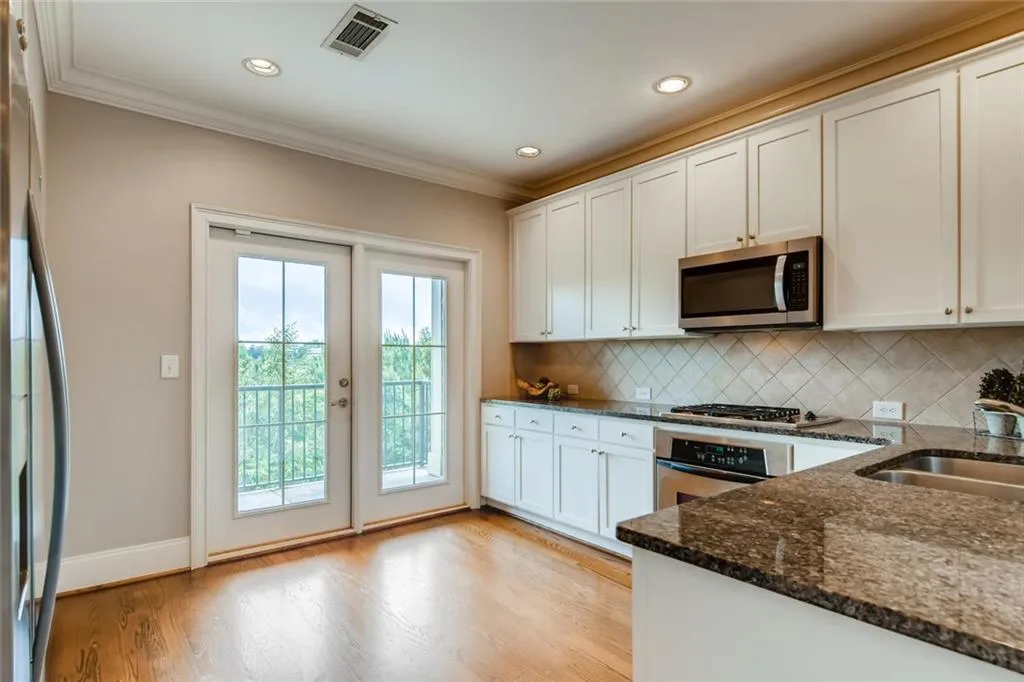 815 Perennial Drive, Sandy Springs, Georgia 30328, 3 Bedrooms Bedrooms, ,3 BathroomsBathrooms,Residential,Sold,815 Perennial Drive,6748901