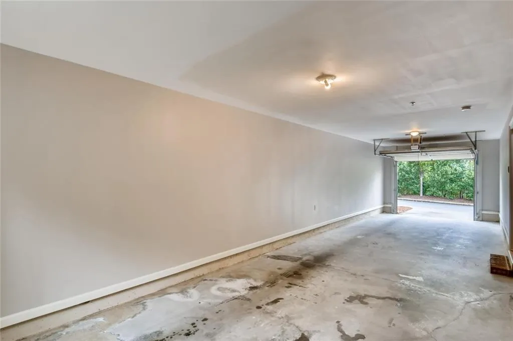 815 Perennial Drive, Sandy Springs, Georgia 30328, 3 Bedrooms Bedrooms, ,3 BathroomsBathrooms,Residential,Sold,815 Perennial Drive,6748901