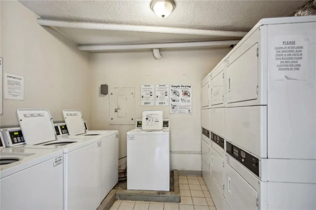 2285 Peachtree Road Ne, Atlanta, Georgia 30309, 1 Bedroom Bedrooms, ,1 BathroomBathrooms,Residential,For Sale,2285 Peachtree Road Ne,7648583
